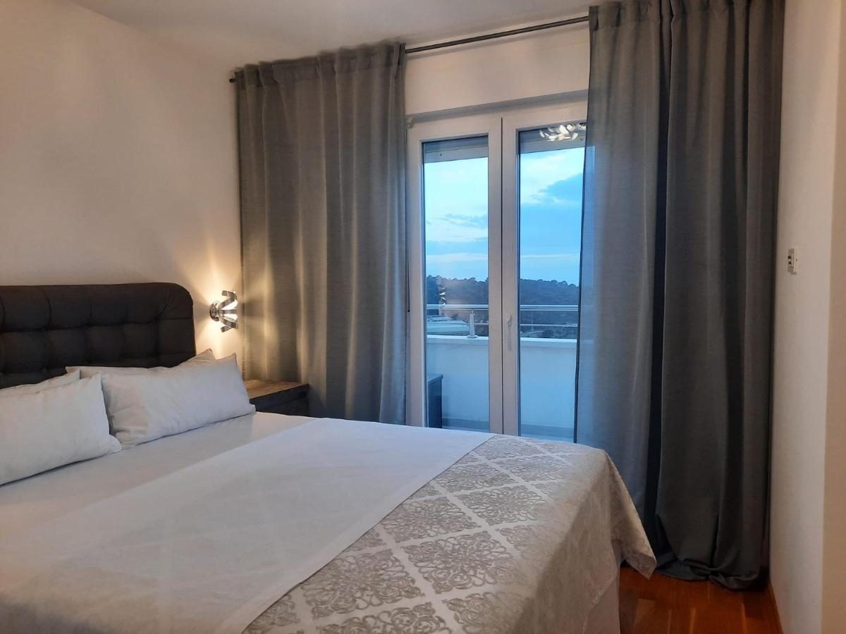 Apartment Anny De Luxe With Sea View Makarska Exterior photo